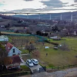 Völgyhíd Village Balaton Kőröshegy