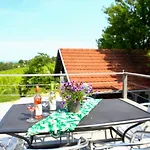 Сasa de vacaciones Völgyhíd Village Balaton Kőröshegy