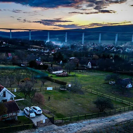 Völgyhíd Village Balaton Nyaraló Kőröshegy