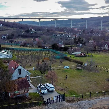 Völgyhíd Village Balaton Kőröshegy