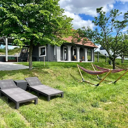 Völgyhíd Village Balaton Nyaraló *