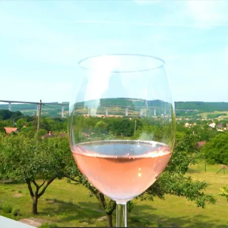 Voelgyhid Village Balaton * Kőröshegy