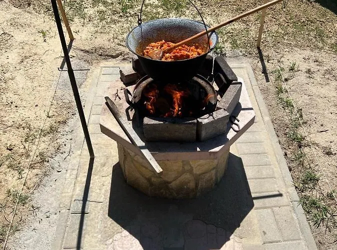 Völgyhíd Village Balaton Casa de Férias Kőröshegy