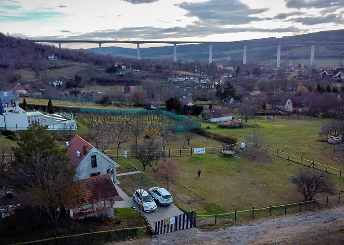 Völgyhíd Village Balaton Kőröshegy