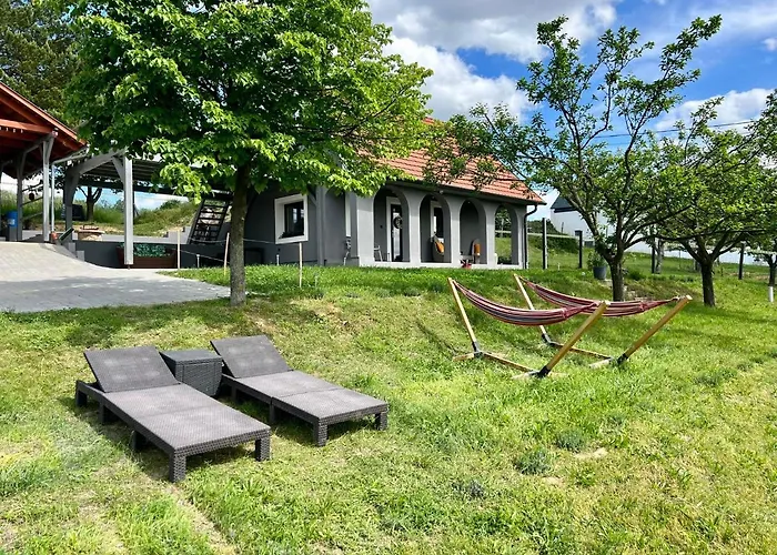 Völgyhíd Village Balaton Casa de Férias *