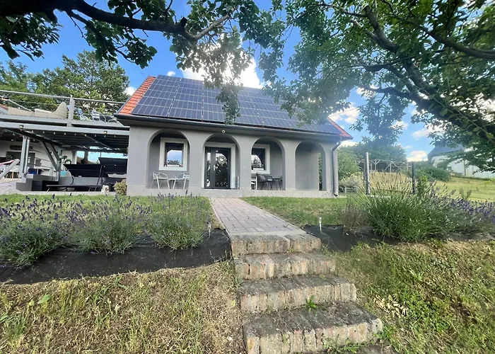 Völgyhíd Village Balaton Kőröshegy